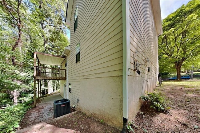 Building Photo - 620 Gregory Manor Dr SW