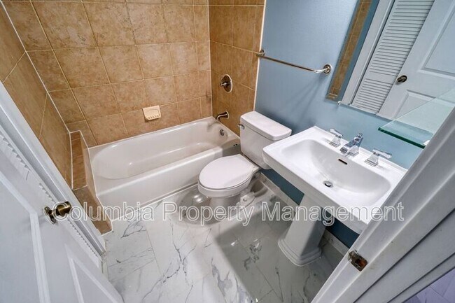 Building Photo - 1553 9th St NW