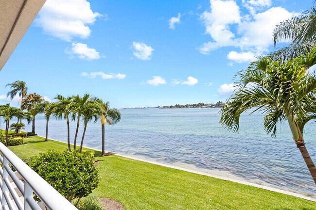 Building Photo - 6093 Bahia Del Mar Cir N