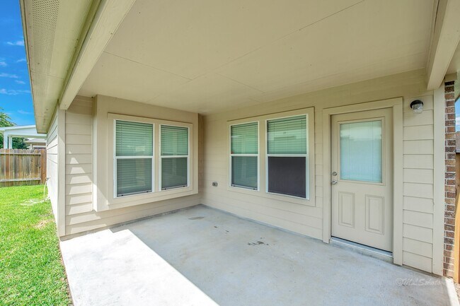 Building Photo - 20103 Ray Falls Dr