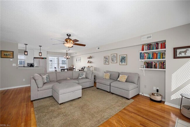 Building Photo - 2304 Bergen Ct