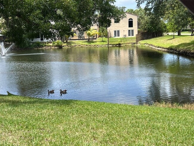 Building Photo - 9894 Fairway Cove Ln