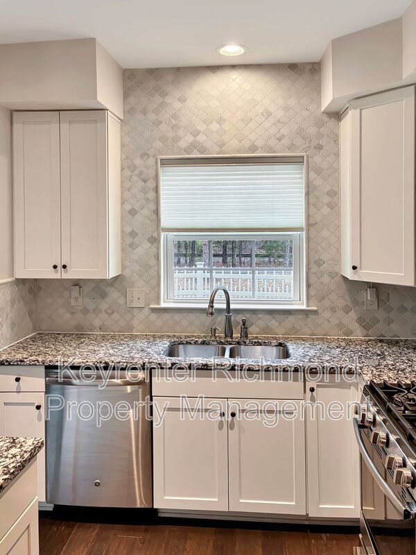 Building Photo - 8916 Ringview Dr