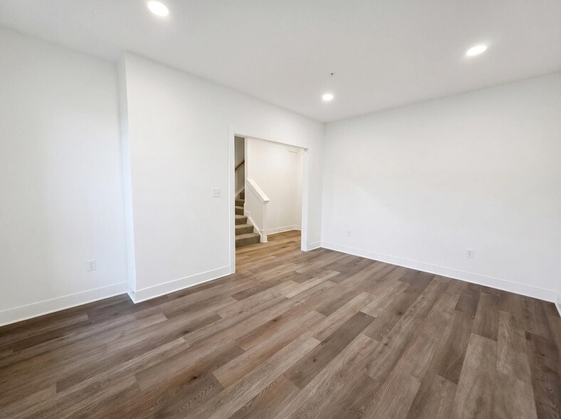 Building Photo - 317 Palisade Way