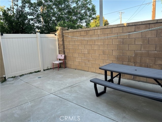 Building Photo - 5884 Silver Oaks Dr