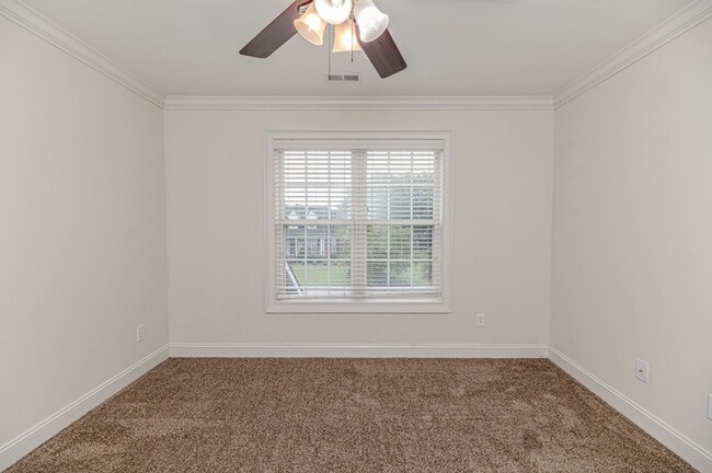 Building Photo - Perfectly Located 4-Bedroom Home Minutes from I-295, Hope Mills & Fort Bragg!