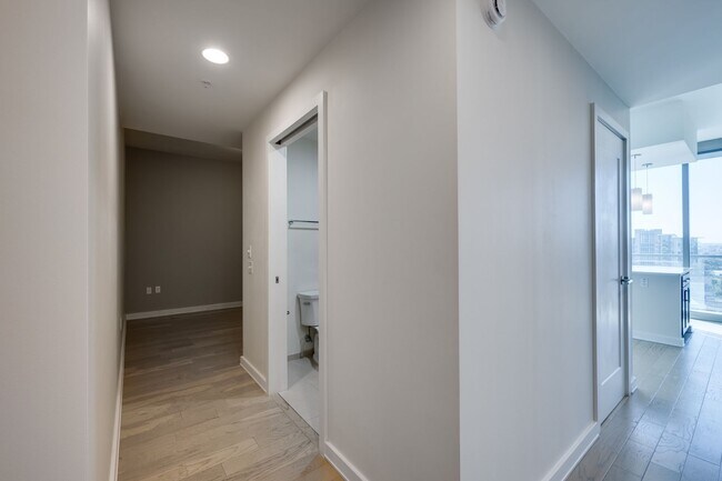 Building Photo - Beautiful 15th floor condo at TwelveTwelve