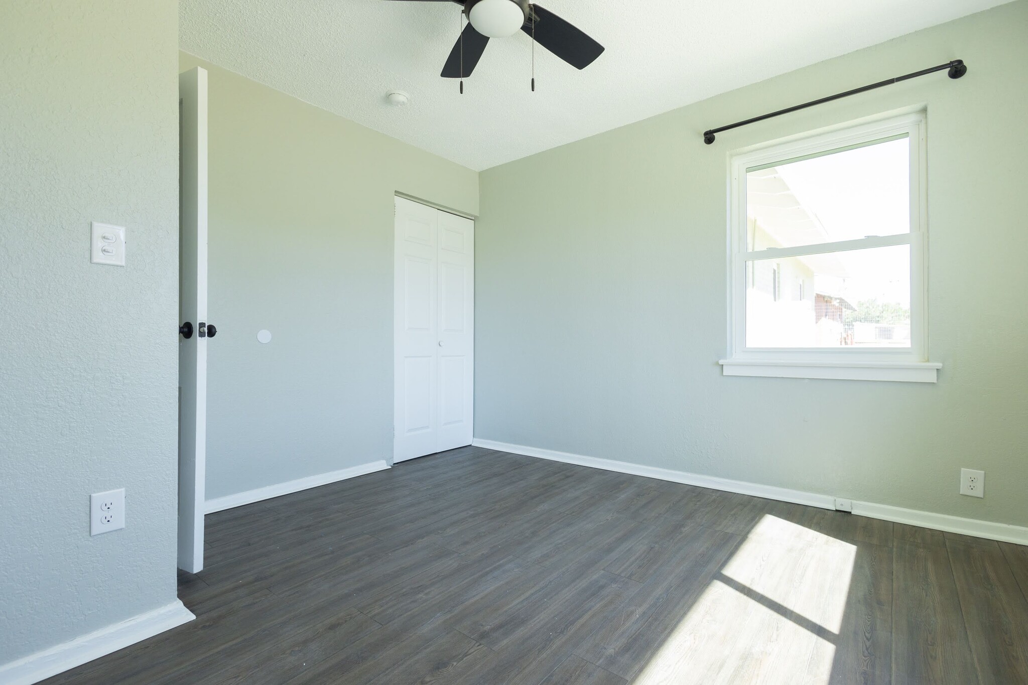 Back Bedroom - 1200 Chadbourne St