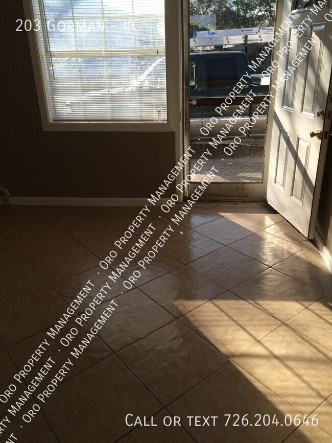 Building Photo - 203 Gorman-#C