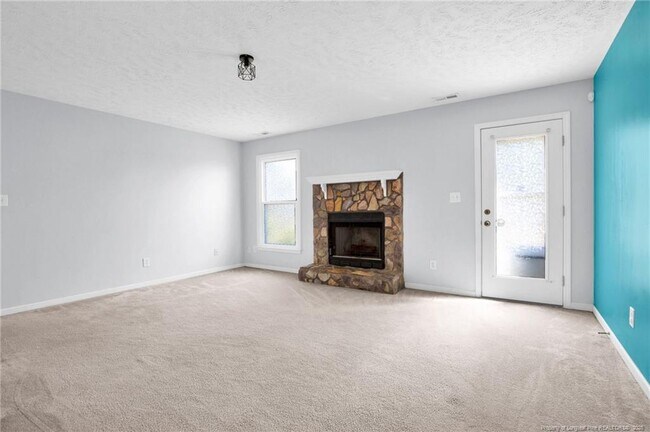 Building Photo - 833 Wigwam Dr