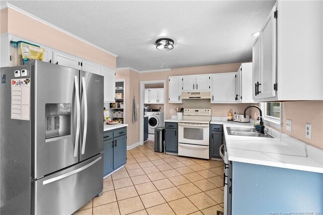 Building Photo - 2047 Birchcreft Dr