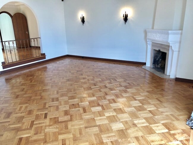 Building Photo - 1537 34th Ave