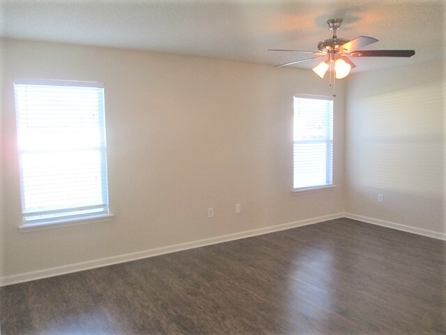 Building Photo - 2643 Creek Ridge Dr