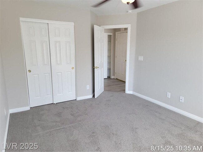 Building Photo - FANTASTIC TOWNHOME - POPULAR FLOORPLAN!! M...