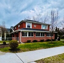 Building Photo - 131 Lincoln Ave