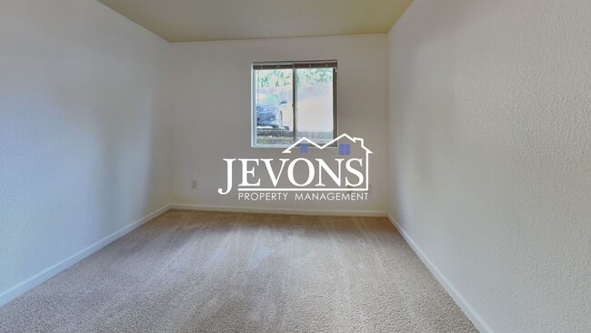 Building Photo - 2-bedroom home with water, sewer, and garb...