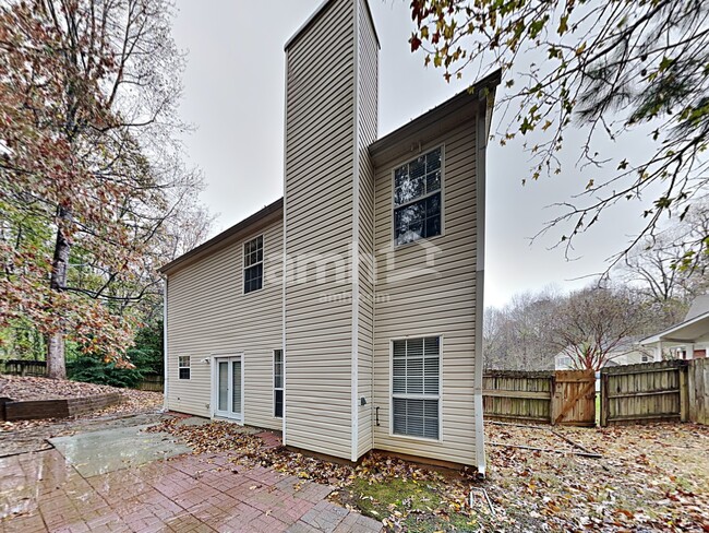 Building Photo - 1584 Silver Ridge Dr
