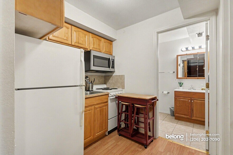 Building Photo - 14124 Phinney Ave N