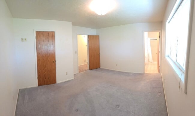 Building Photo - 3 bed, 3 bath Home in Sunnydell area Rexburg
