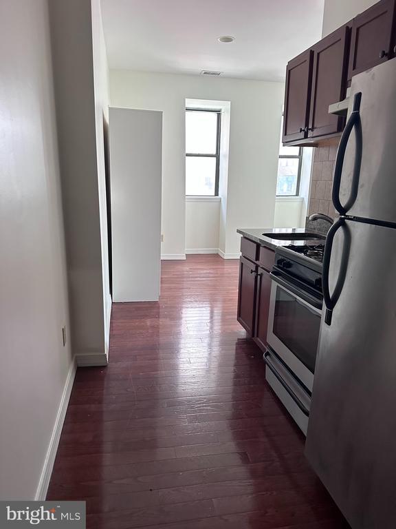 Primary Photo - 118 S 12th St