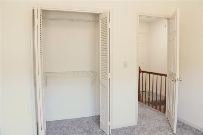 Building Photo - 1235 Sweet Pine Dr