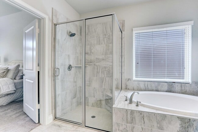 Building Photo - 8126 Silverspot Ln
