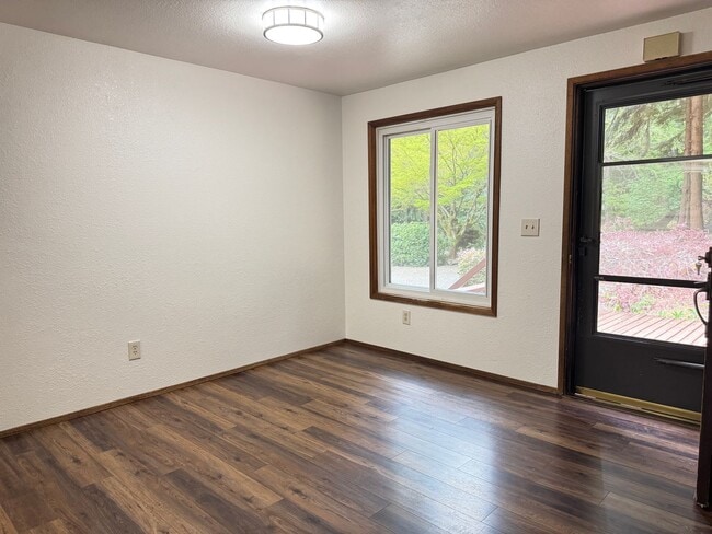 Building Photo - Cozy one story home on beautiful close to town acreage.