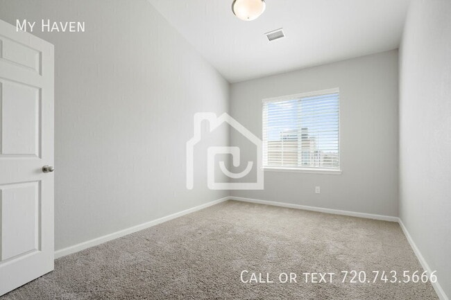 Building Photo - 15700 E Jamison Dr