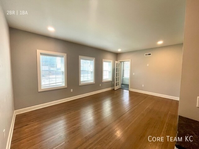 Building Photo - 920 Ward Pkwy