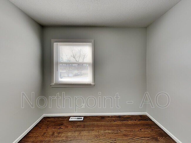 Building Photo - 16500 E 33 St S