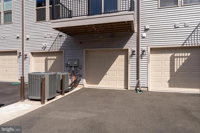 Building Photo - 13504 Innovation Station Lp