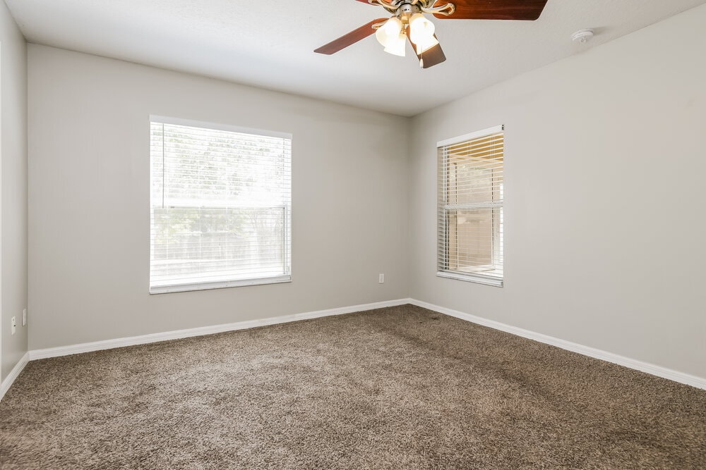 Building Photo - 926 Willow Run St