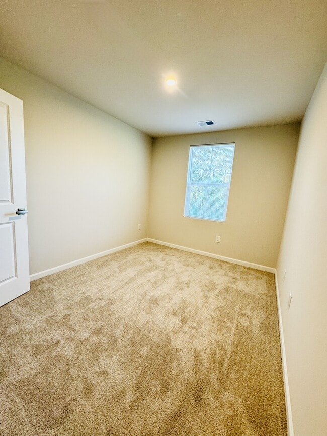 Building Photo - 405 Myrtle Mdws Dr