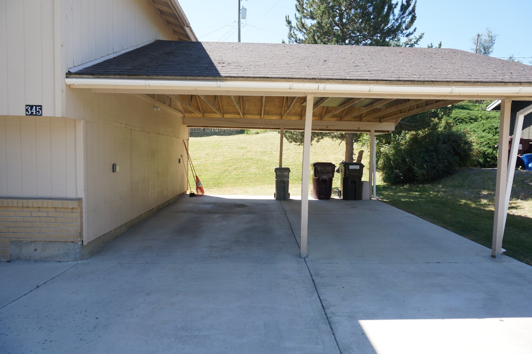 Carport - 345 NW Robert St