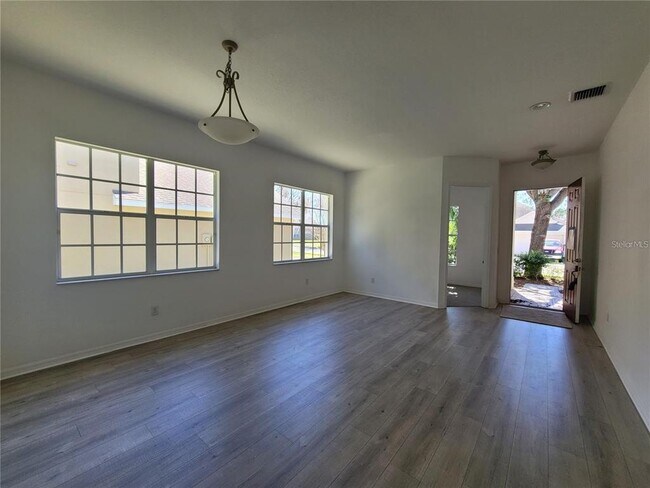 Building Photo - 30741 Pumpkin Ridge Dr