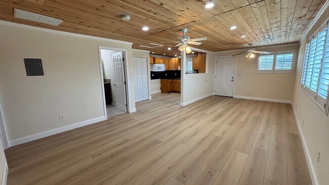 Building Photo - 8096 Juniper Ave