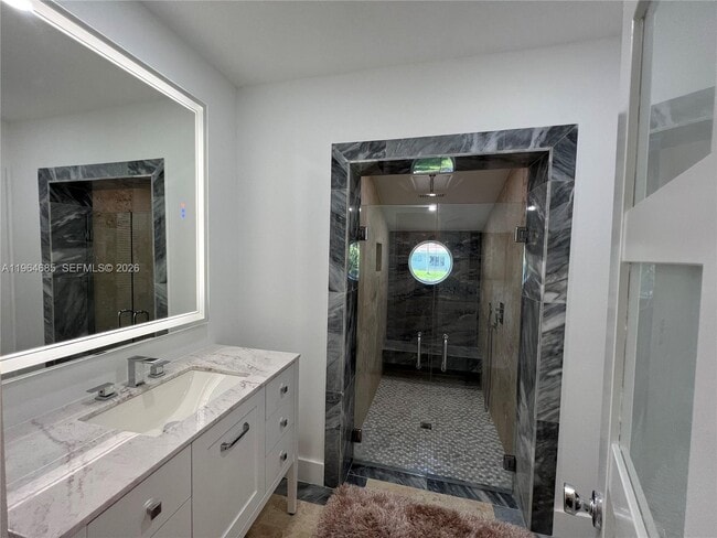 Building Photo - 8410 NE 2nd Ct