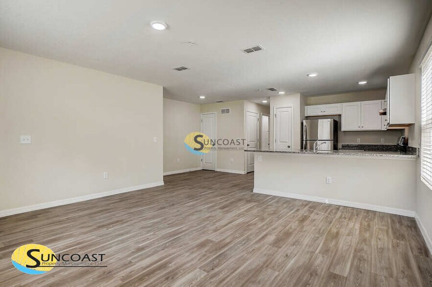 Building Photo - 11479 Oakfield Ct