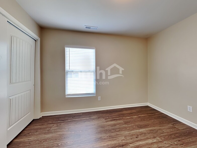 Building Photo - 8817 Kellum Dr