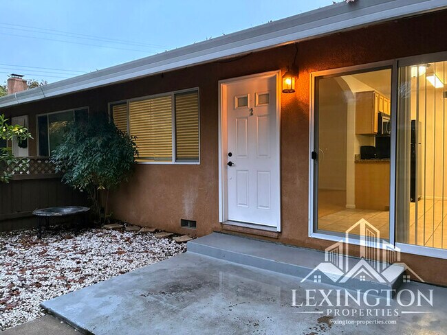 Building Photo - Stunning, 2BD/1BA, Condo in the Villaggio Community off Madison Ave. and Auburn Blvd.!