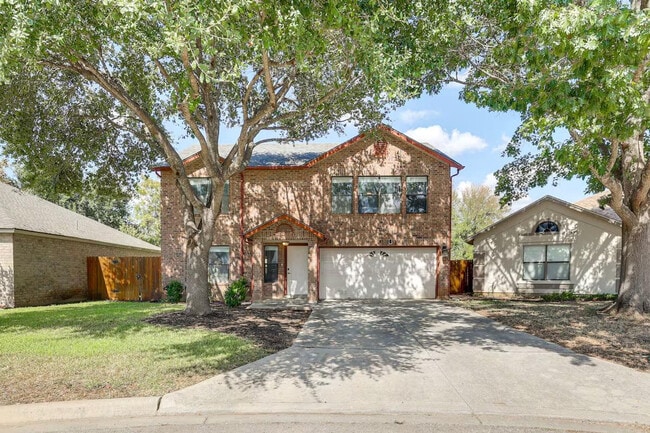 Building Photo - 1122 Gruene Rd