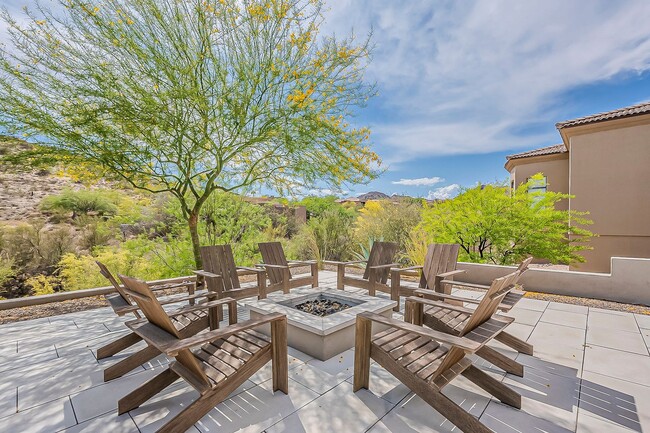 Building Photo - Luxury Home ready for January Move-in