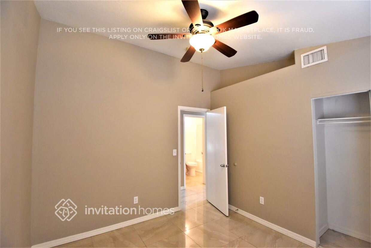 Building Photo - 836 E Morelos St