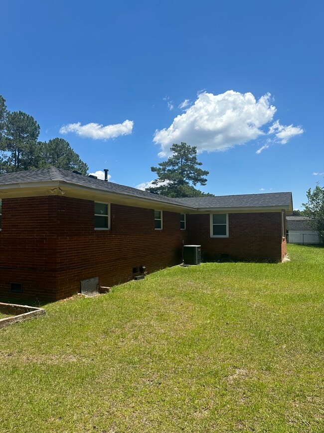 Building Photo - 3604 Abbey Rd