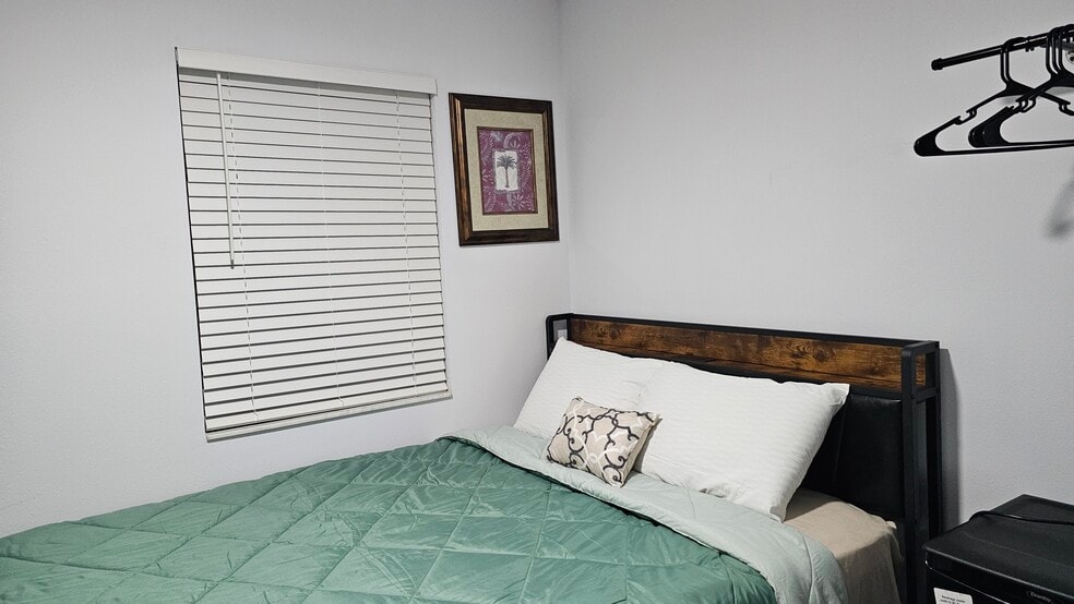 Building Photo - 10950 Fernando St