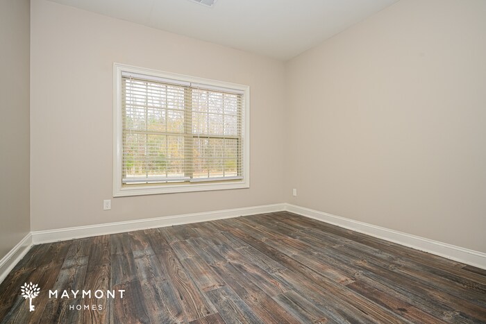 Building Photo - 256 Suffolk Way