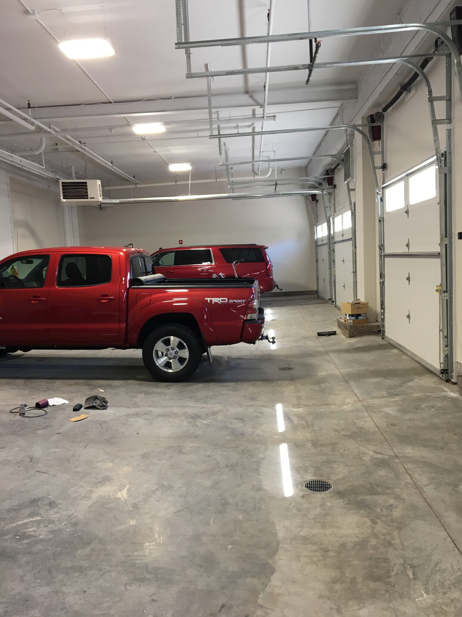 Building Photo - 624 E 1st St