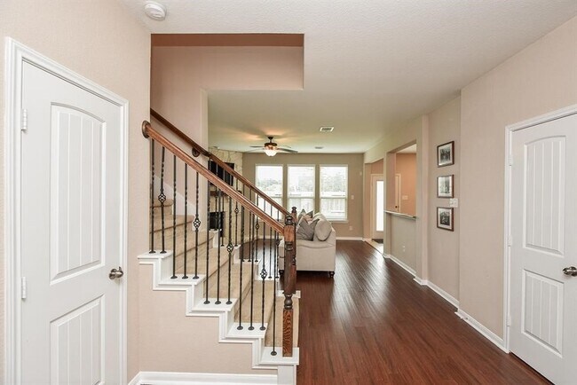 Building Photo - 7002 Edwanna Ln