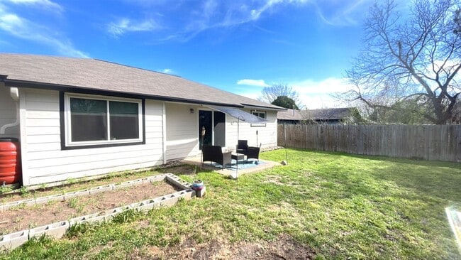 Building Photo - 10408 Leaning Willow Dr