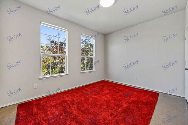 Building Photo - 2424 Bermont Red Ln